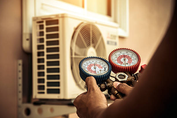 Professional Hvac technician working in Beaufort, NC